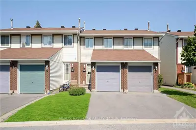 Condo Townhouse in Blackburn Hamlet