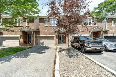 Att/Row/Townhouse in Orleans - Cumberland and Area
