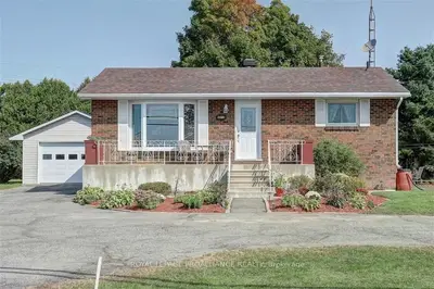 Detached in Elizabethtown-Kitley