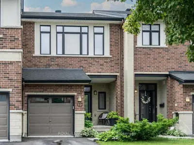 Att/Row/Townhouse in Blossom Park - Airport and Area