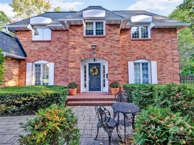 Detached in Country Place - Pineglen - Crestview and Area