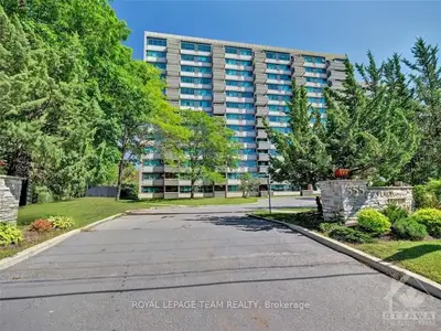 Condo Apartment in Manor Park - Cardinal Glen and Area