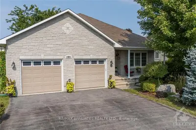 Detached in Mississippi Mills