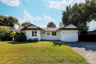 Detached in Bells Corners and South to Fallowfield