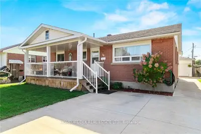 Detached in Brockville