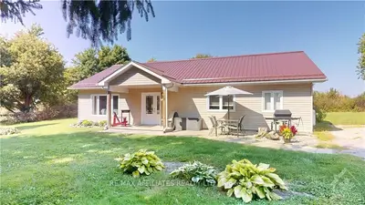 Detached in Front of Yonge