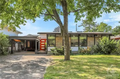 Detached in Billings Bridge - Riverside Park and Area