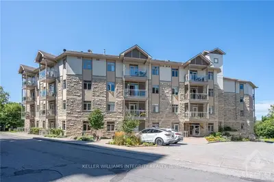 Condo Apartment in Billings Bridge - Riverside Park and Area