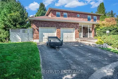 Detached in Kanata