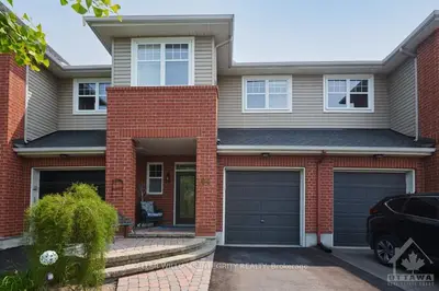 Att/Row/Townhouse in Blossom Park - Airport and Area