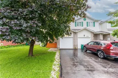 Att/Row/Townhouse in Orleans - Cumberland and Area