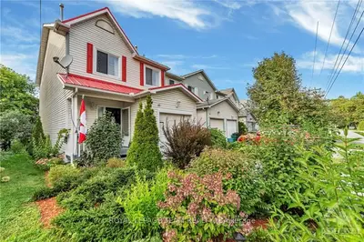 Att/Row/Townhouse in North Grenville