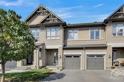 Att/Row/Townhouse in Blossom Park - Airport and Area