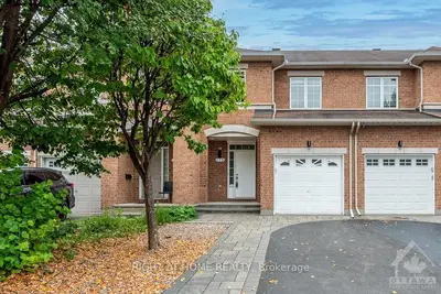 Att/Row/Townhouse in Barrhaven
