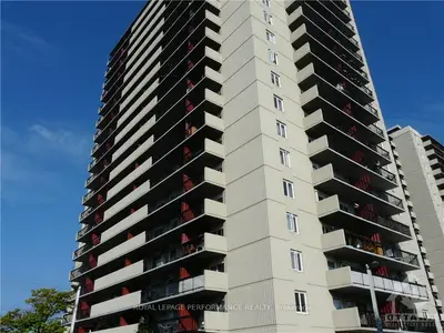 158c Mcarthur Avenue 107, Vanier And Kingsview Park, On K1l 8e7