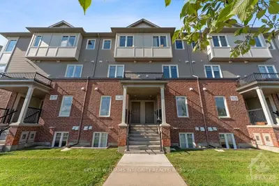 Condo Apartment in Barrhaven