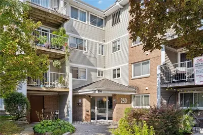 250 Brittany Drive 210, Manor Park - Cardinal Glen And Area, On K1k 4m1