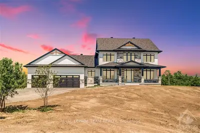 1752 Bearhill Road, Carp - Huntley Ward, On K0a 1l0