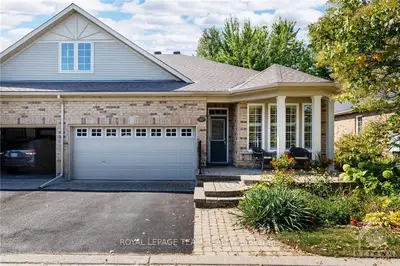 Att/Row/Townhouse in Kanata
