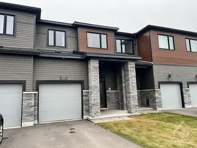 Att/Row/Townhouse in Kanata