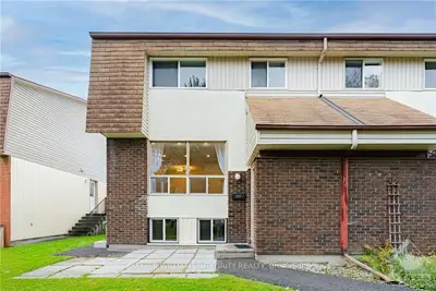 Condo Townhouse in Bells Corners and South to Fallowfield