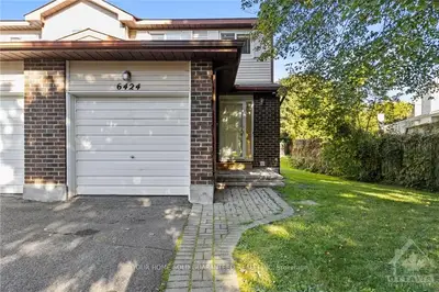 Condo Townhouse in Orleans - Convent Glen and Area