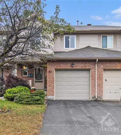 Att/Row/Townhouse in Kanata