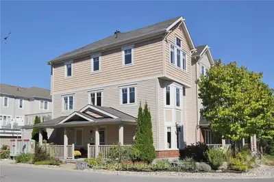Att/Row/Townhouse in Stittsville - Munster - Richmond