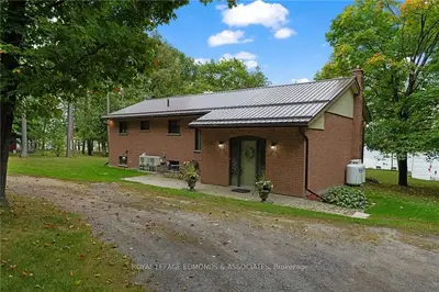Detached in North Algona Wilberforce