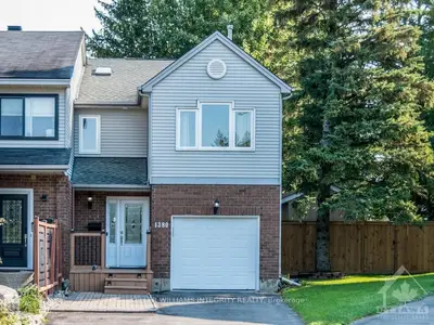 Att/Row/Townhouse in Orleans - Cumberland and Area