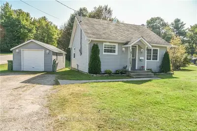 1360 Victoria Street, Petawawa, On K8h 2g1
