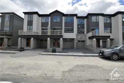 Att/Row/Townhouse in Barrhaven