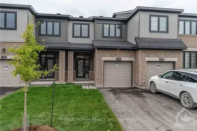 Att/Row/Townhouse in Kanata
