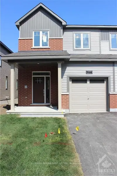 Att/Row/Townhouse in Kanata