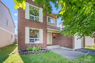 37 Fair Oaks Crescent, South Of Baseline To Knoxdale, On K2g 4w6