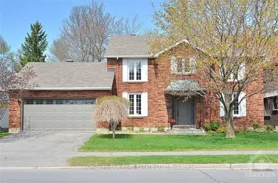 Detached in Hunt Club - Windsor Park Village and Area