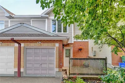 Att/Row/Townhouse in Kanata