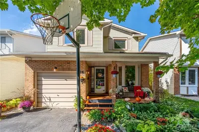 38 Barra Avenue, Kanata, On K2l 2s1