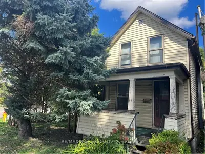 Detached in Brockville