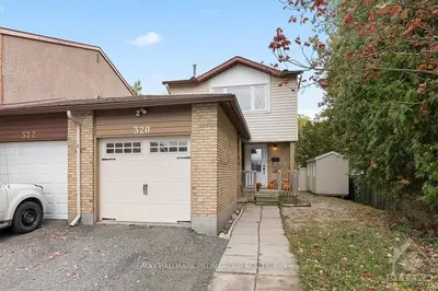 Att/Row/Townhouse in Orleans - Cumberland and Area