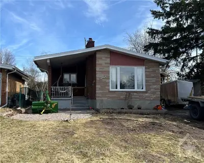2581 Yarmouth Crescent, Billings Bridge - Riverside Park And Area, On K1v 6j9