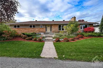 Detached in Alta Vista and Area