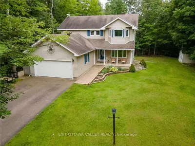 3707 Stafford Third Line, Laurentian Valley, On K8a 6w4