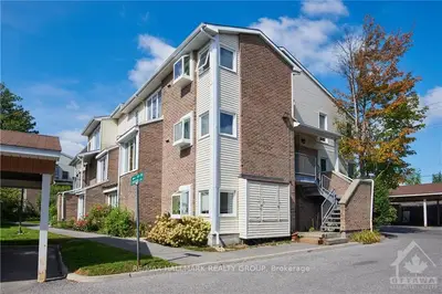 14 C Shehyn Lane, Tanglewood - Grenfell Glen - Pineglen, On K2g 4y3