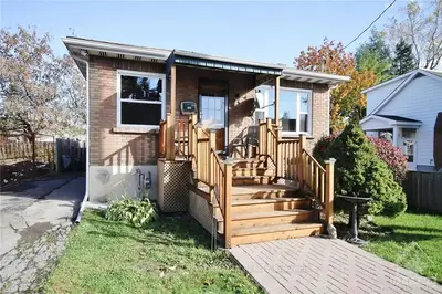 393 DIEPPE Street, Vanier and Kingsview Park, ON K1L 6V3