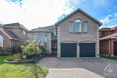 5 Hyde Park Way, South Of Baseline To Knoxdale, On K2g 5r8