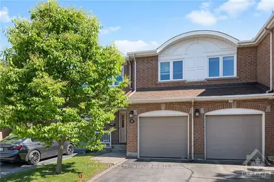 17 Grandcourt Drive, South Of Baseline To Knoxdale, On K2g 5x1