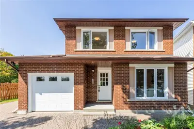 119 OAKMORE Place, South of Baseline to Knoxdale, ON K2H 9K8