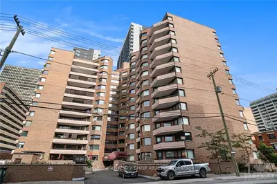 151 BAY Street 102, Ottawa Centre, ON K1R 7T2