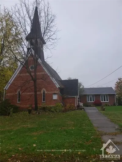 10561 Main Street, North Dundas, On K0e 1w0